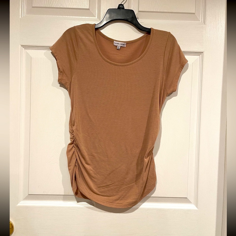 Womens Thyme + Honey Top. Size Small.